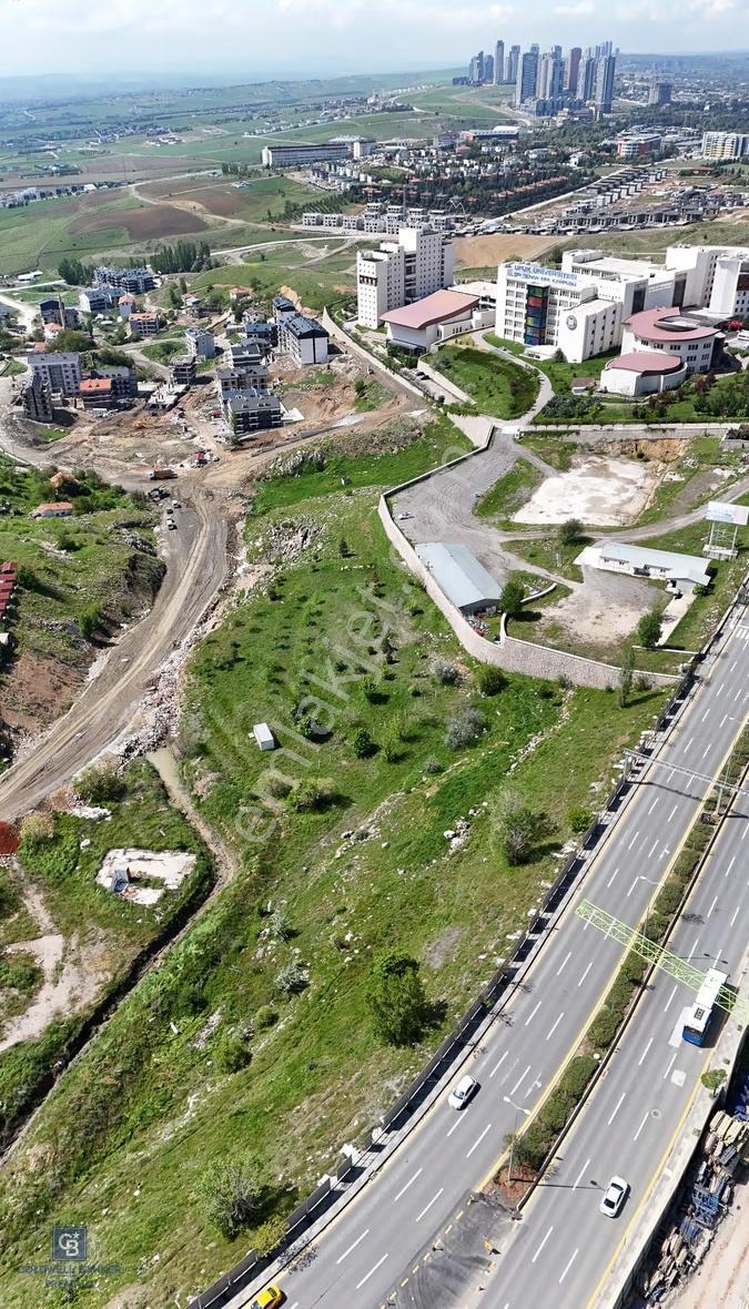 İncek'in Kalbinde Emsalsiz Konumda Cadde Cepheli Arsa - Görsel 3