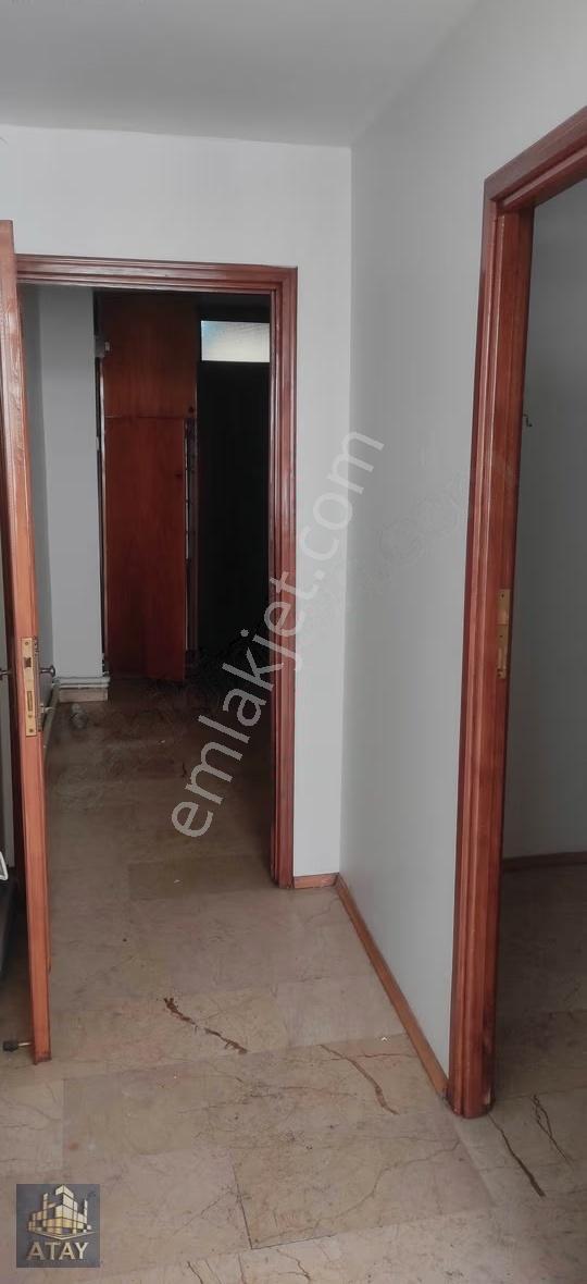 Heykel Setbaşında Tarihi İşlek Caddeye Cephe Kiralık - Görsel 2