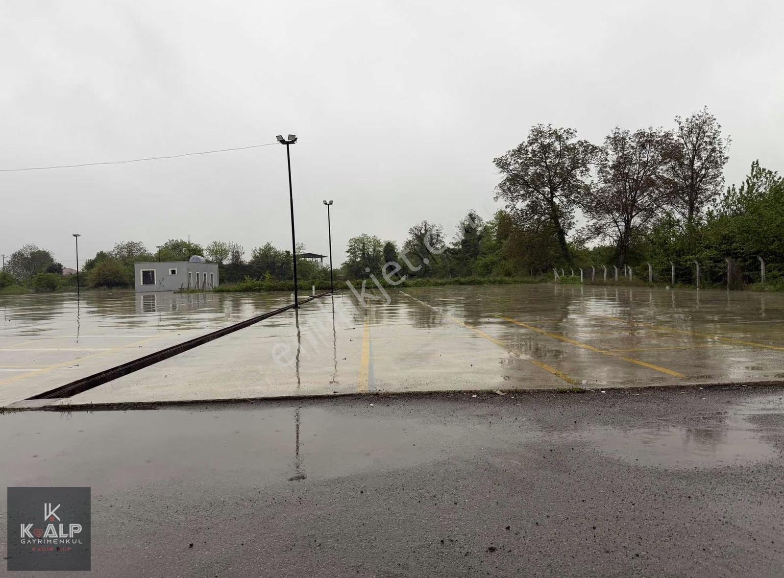 Çay Mahallesinde Parka Cepheli 345 M2 Arsa 4 Kata İmarlı - Görsel 2