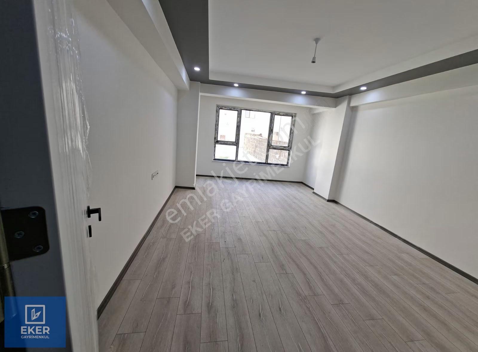 Ekerden Gökmeydanda Pazar Dibinde Sıfır 2+1 Fırsat Daire - Görsel 21