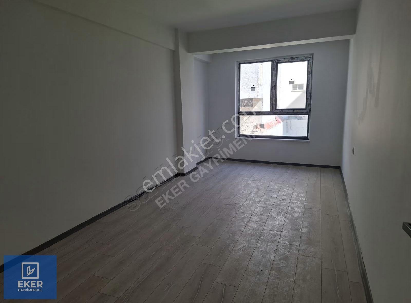 Ekerden Gökmeydanda Pazar Dibinde Sıfır 2+1 Fırsat Daire - Görsel 4