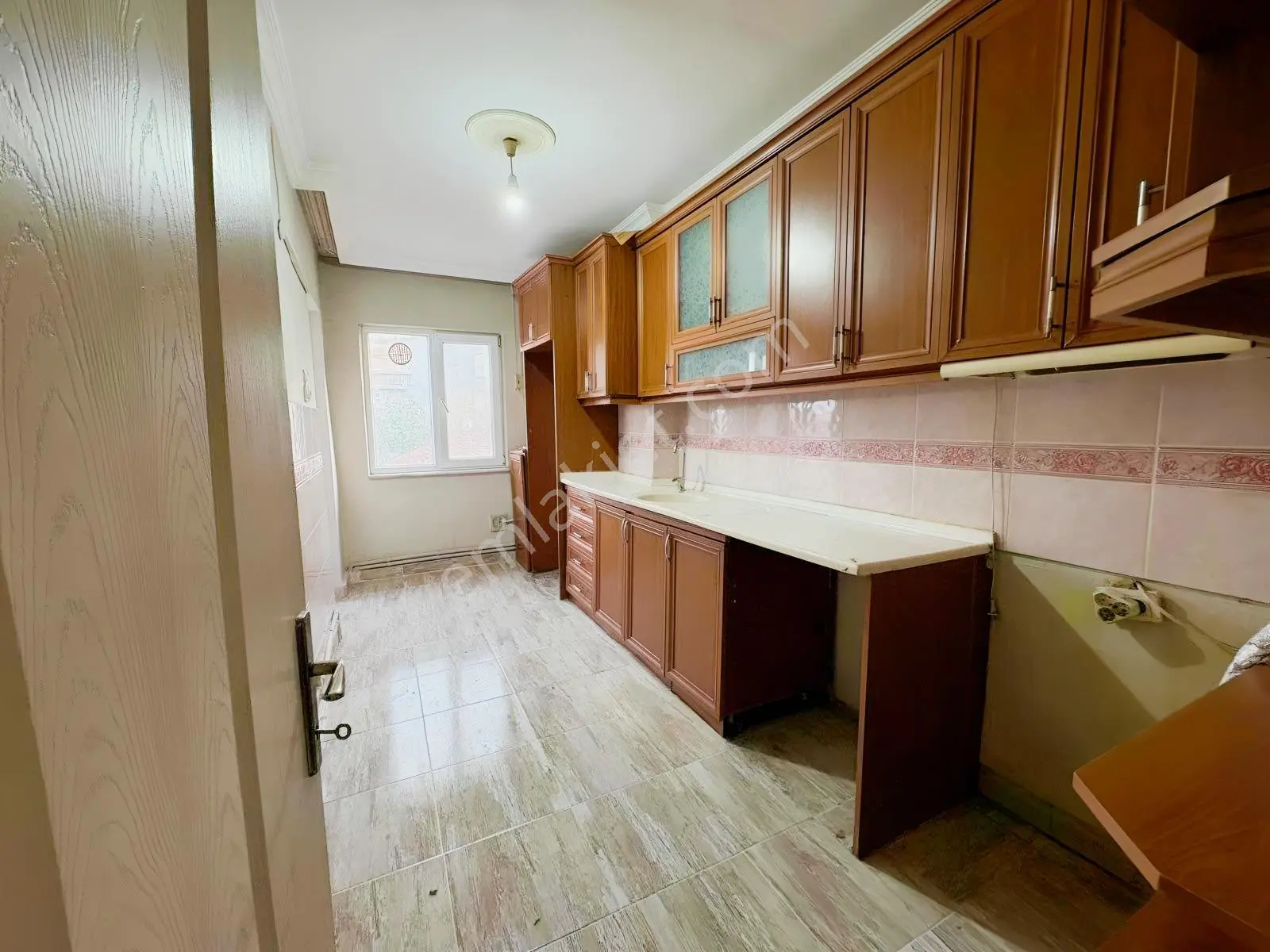 Tarcanlardan E-5'e Yakın Kiralık 3+1 Daire - Görsel 4