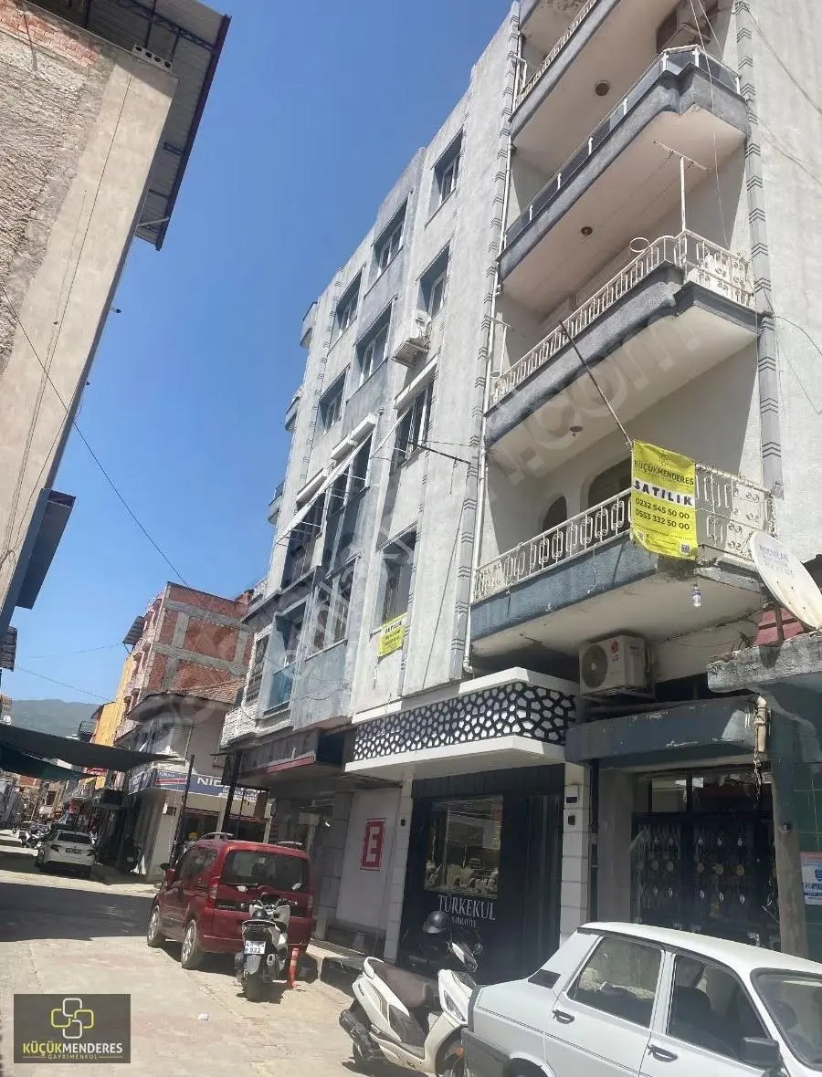 Küçük Menderes'ten Kiraz Sabit Arlı Ve İnönü Cad. Satılık İşyeri