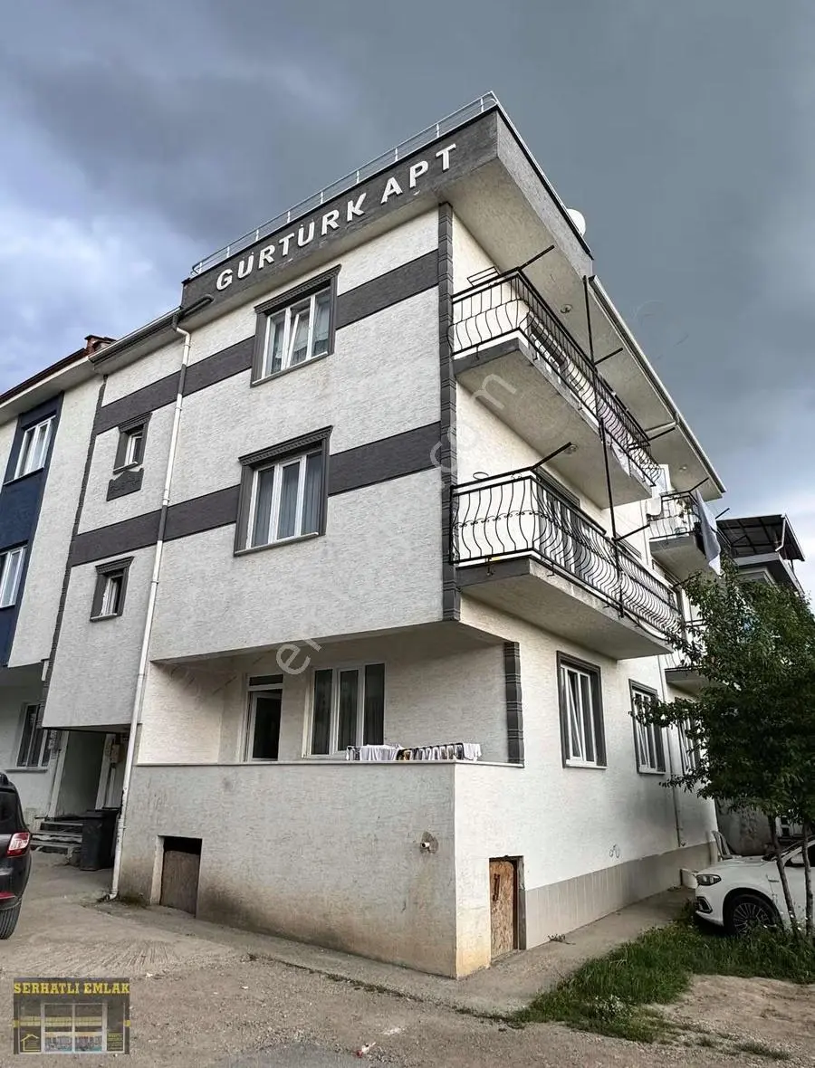 Serhatlı'dan Akhisarda Satılık Daireler Veya Komple Bina