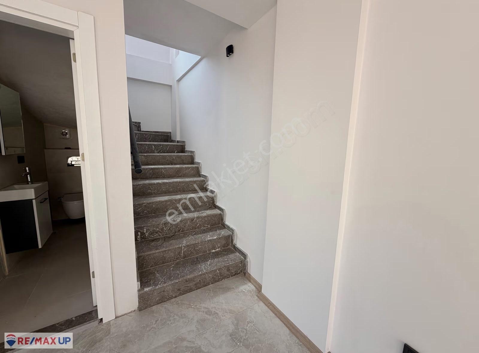 Karaburun Saip Mahallesi'nde Bahçeli 2+1 Kiralık Villa - Görsel 9