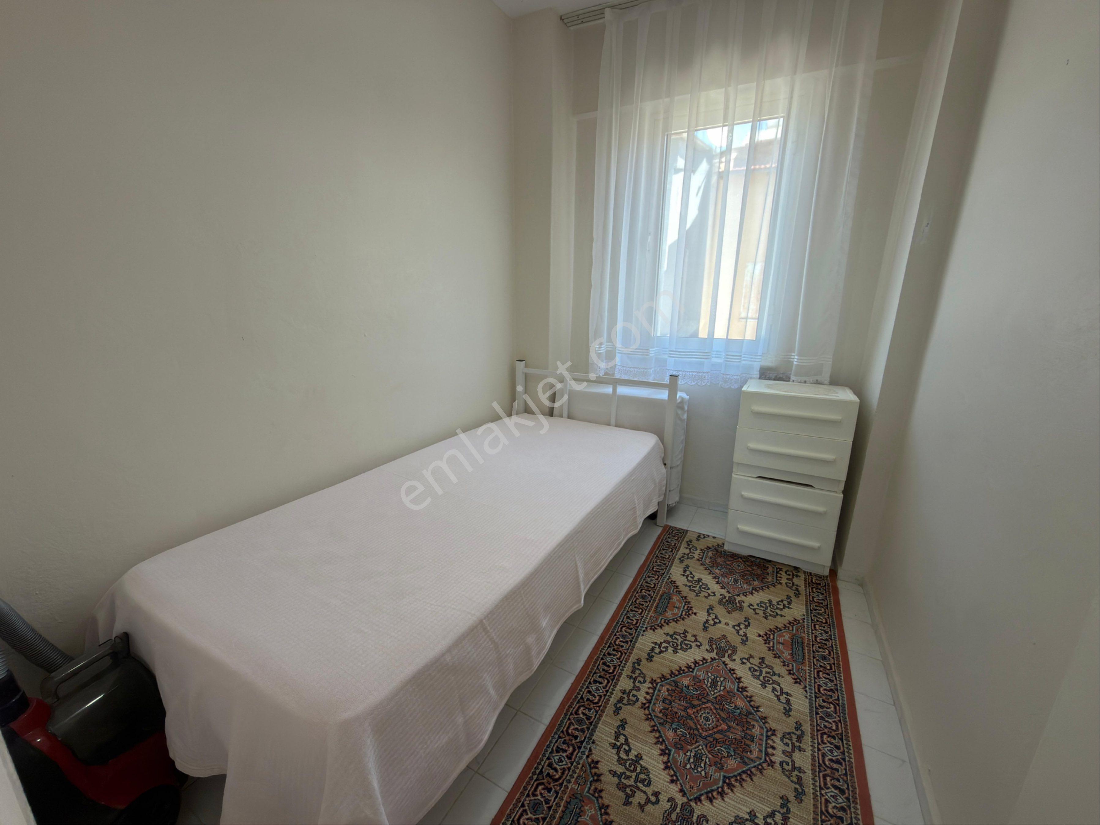 Kuşadası’nda Denize 750 Metre Mesafede Önü Açık Ferah Eşyalı 4 + 1 - Görsel 13