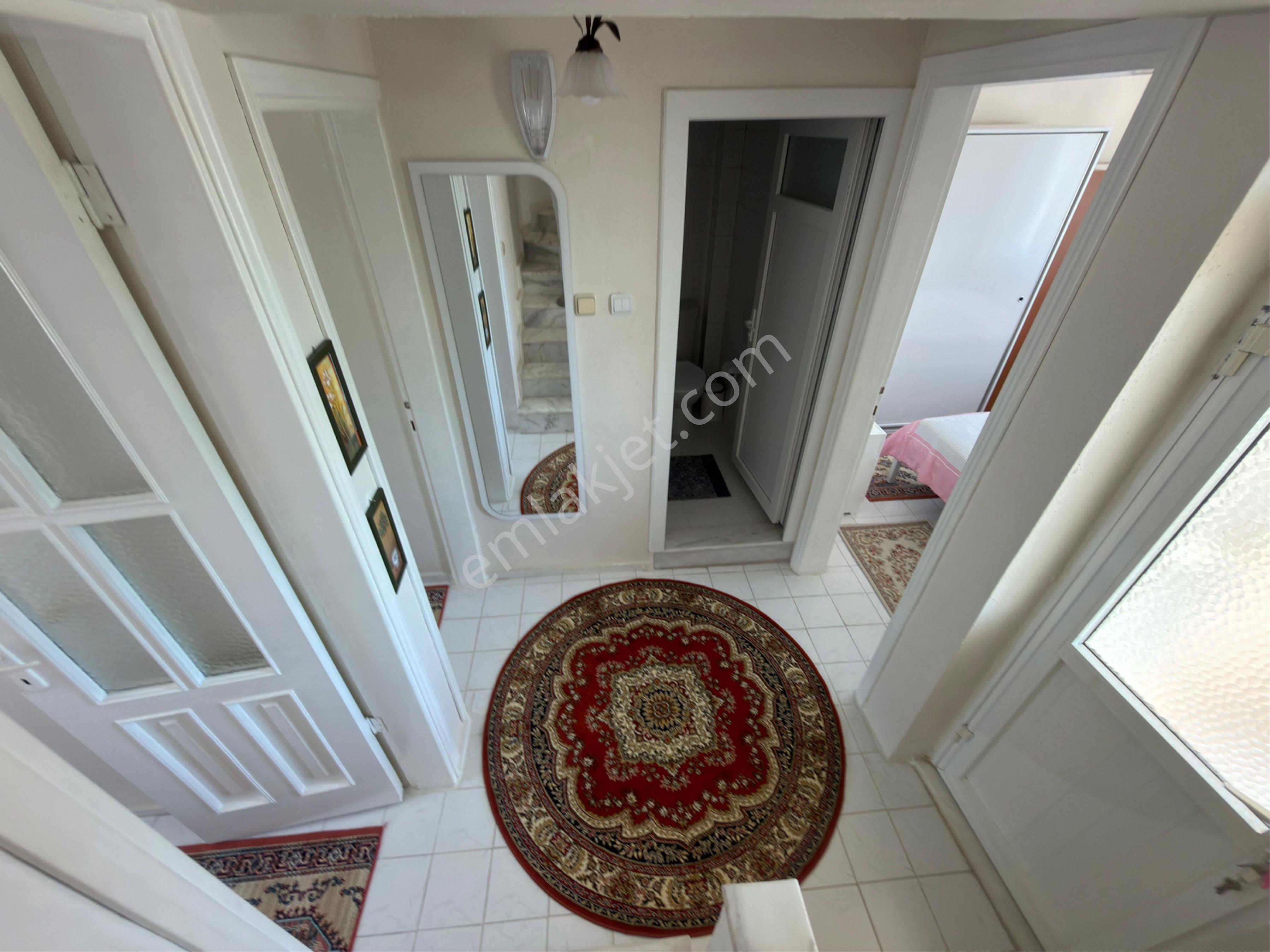 Kuşadası’nda Denize 750 Metre Mesafede Önü Açık Ferah Eşyalı 4 + 1 - Görsel 14