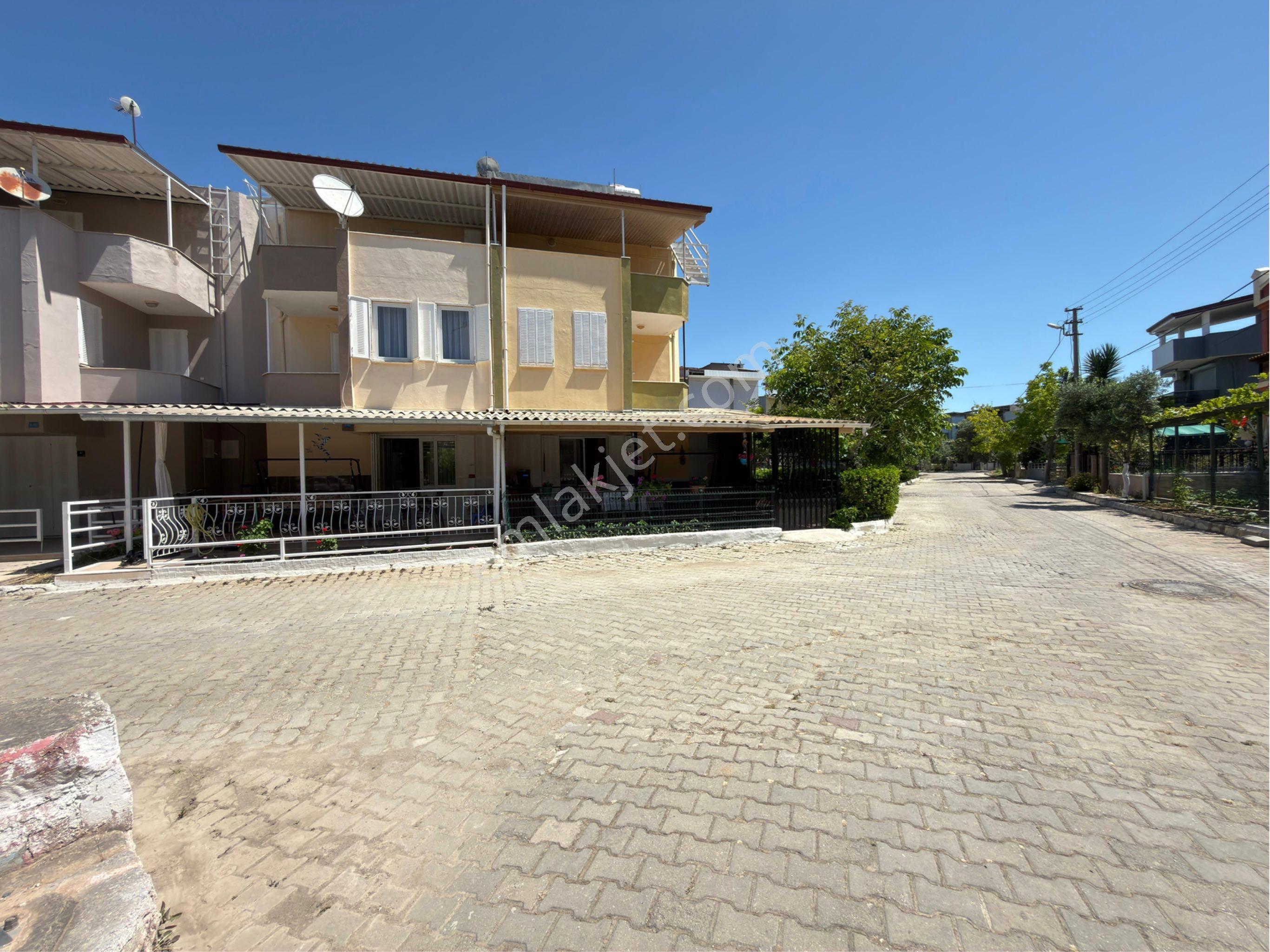 Kuşadası’nda Denize 750 Metre Mesafede Önü Açık Ferah Eşyalı 4 + 1