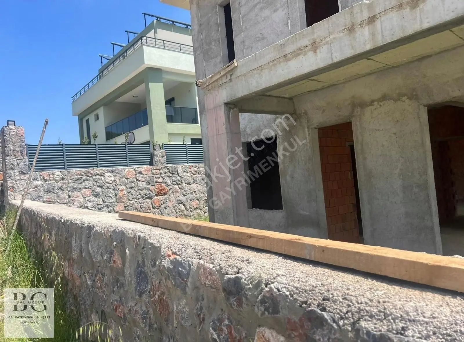 İzmir Menderes 300,500m2 Satılık Bahçeler