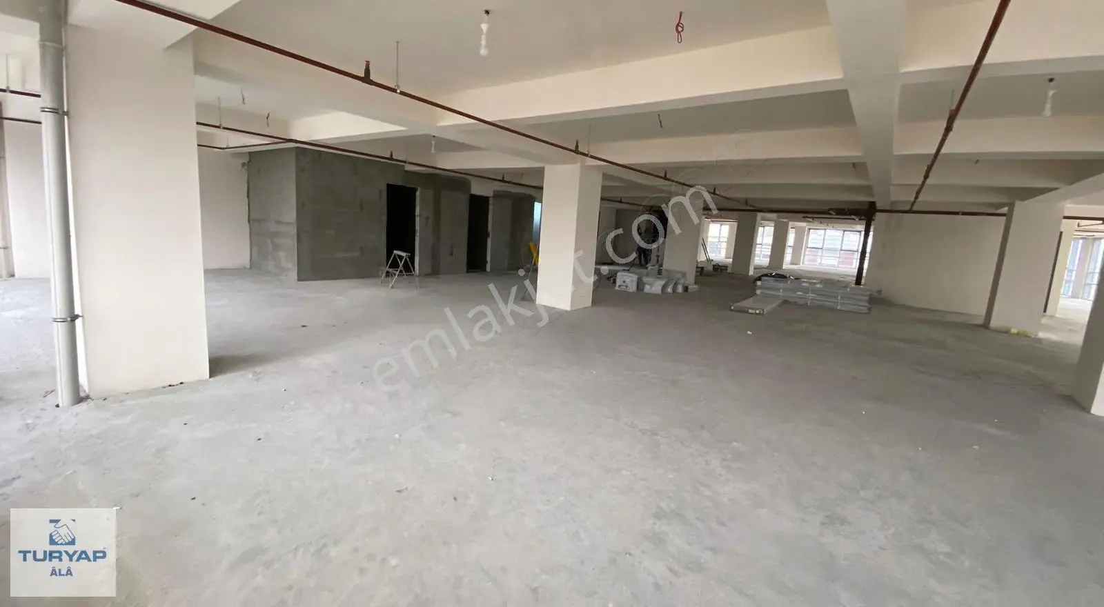 Turyap Ala' Dan Hacı Şükrü Tramvay Durağı Karşısı Kiralık İşyeri - Görsel 3