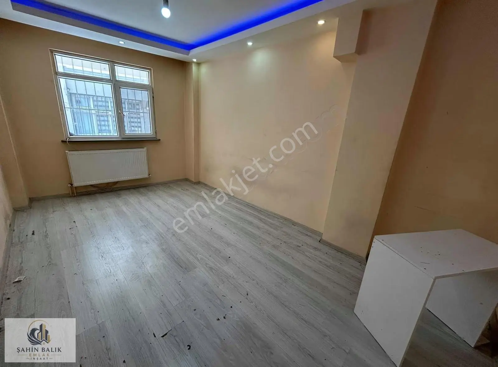 Şahin İnşaat..2+1..bahçeli..90m2..merkezi Lokasyon