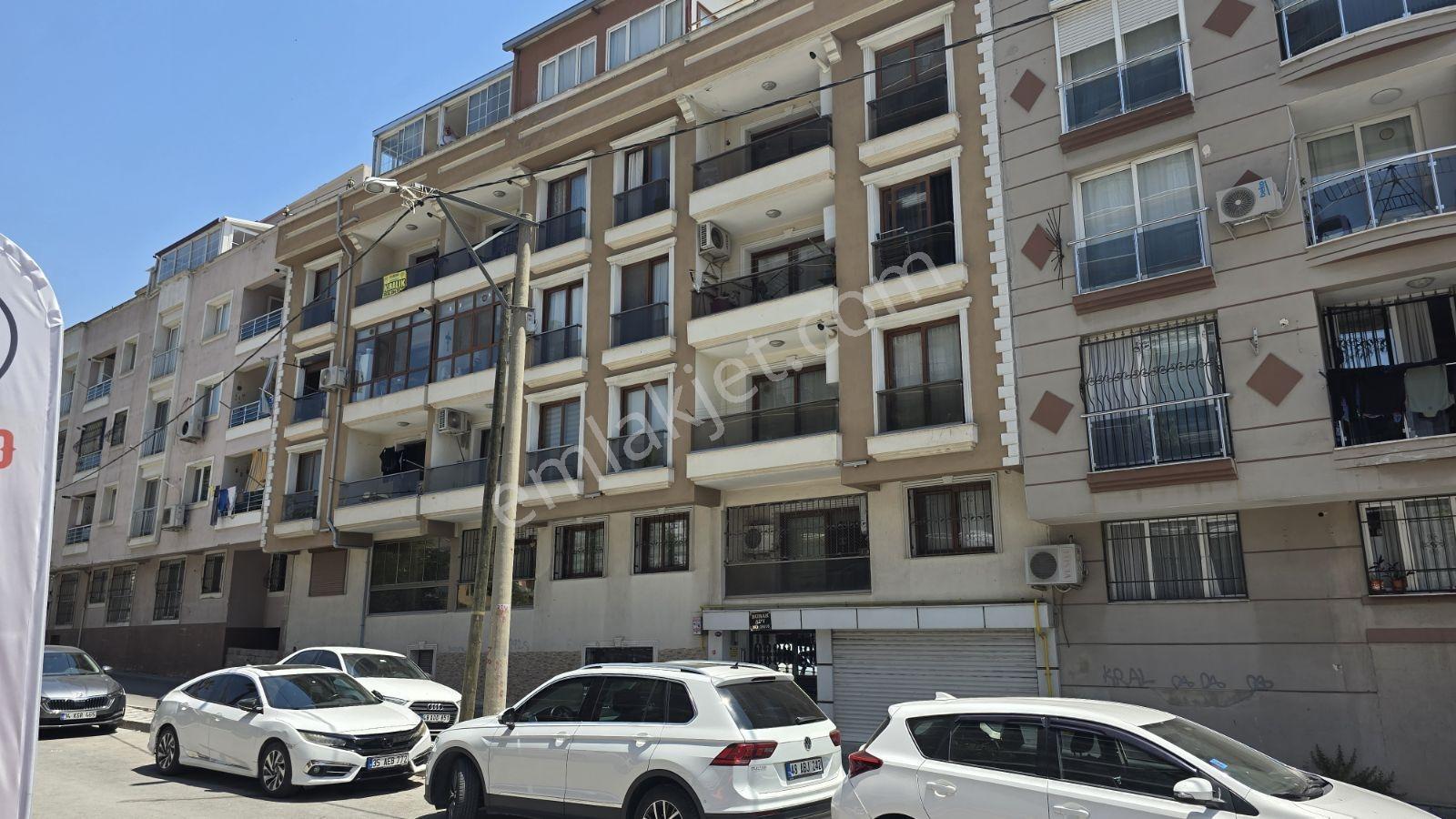 Buca Merkezde Satılık 2+1 Doğalgazlı Daire! - Görsel 11