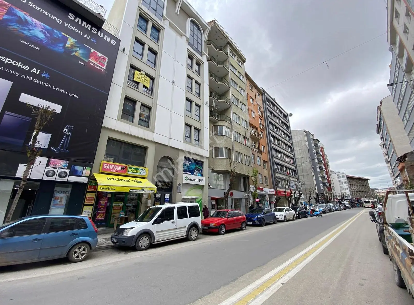 Çırağan Emlak'tan Sakarya 1 Cad.çarşı Merkez Lüx 1+1 Daire/ofis
