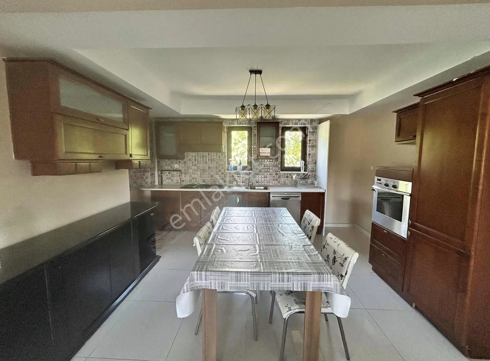 İzmit Yassıbağda Kiralık 4+1 Villa