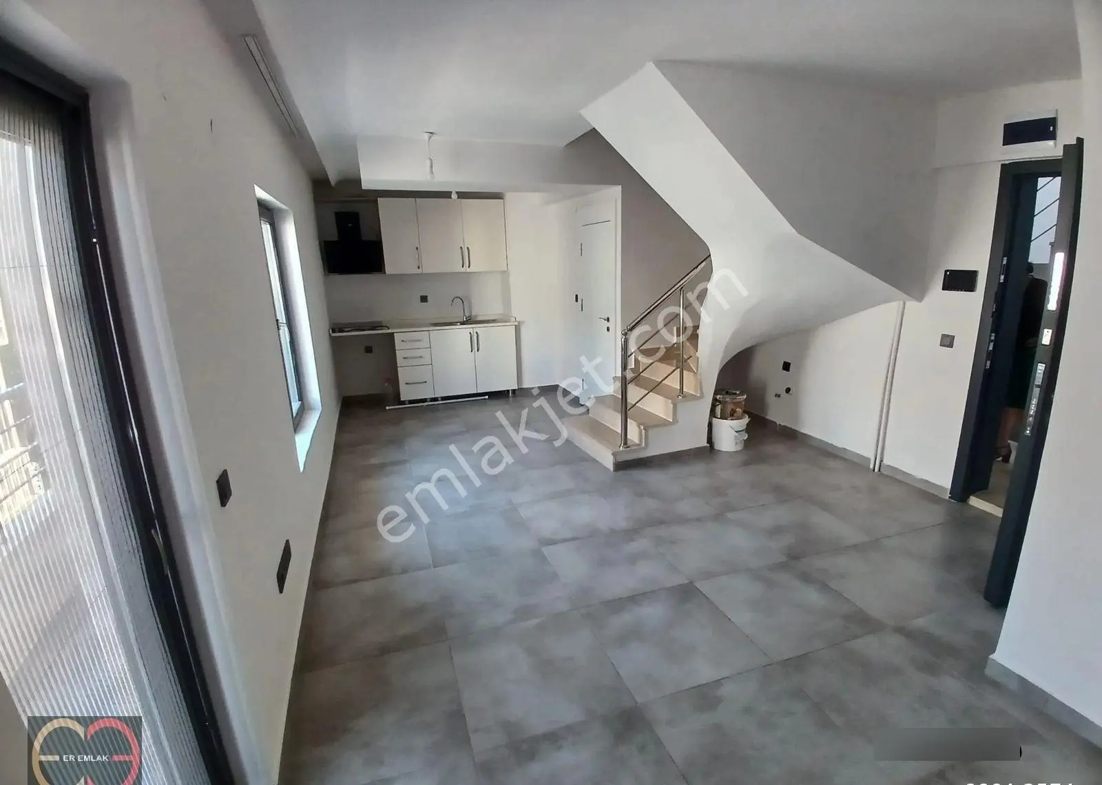 Bahçelievler Metro Yakını Yeni Binada 1+1 Dublex Daire