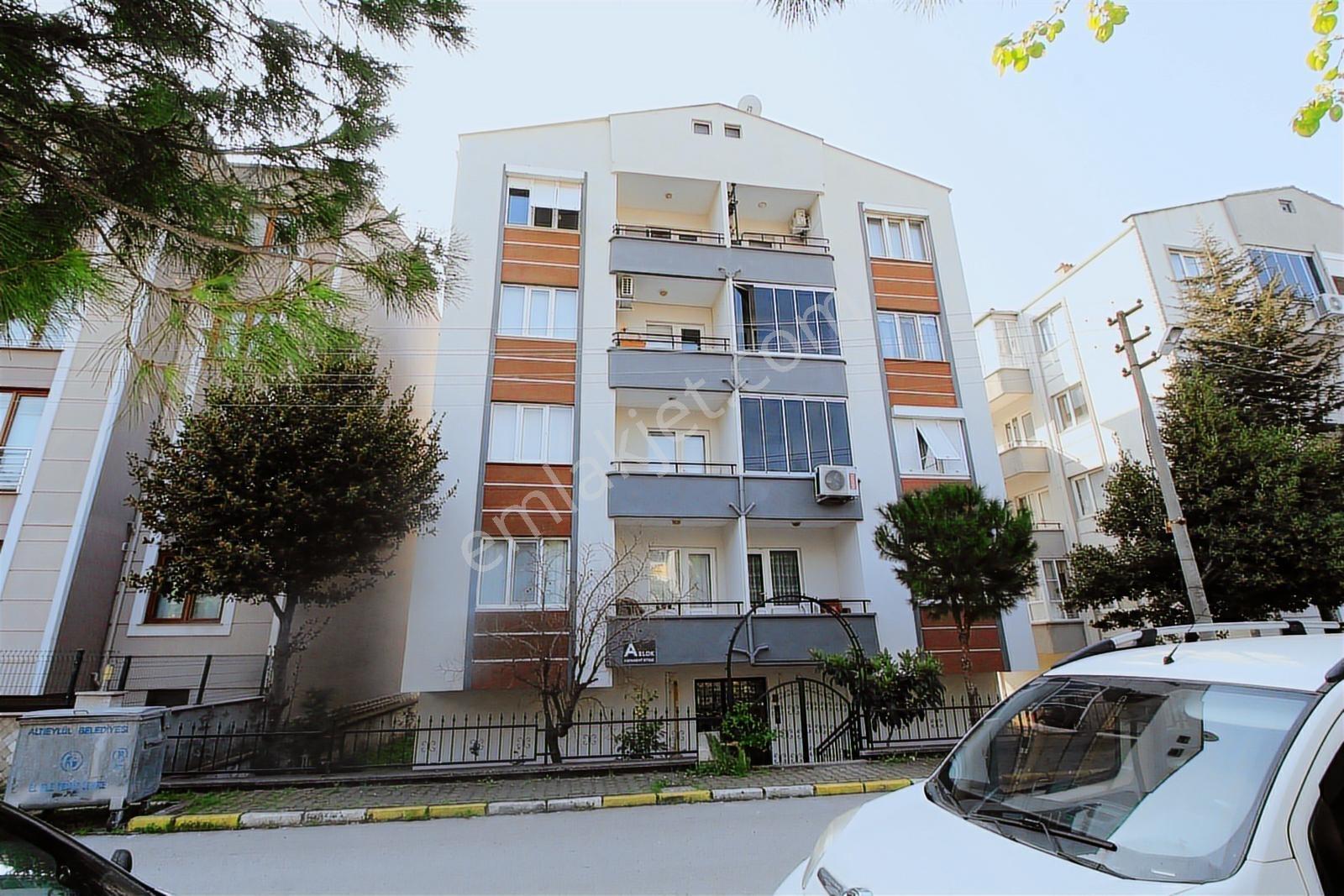 Bahçelievlerde Site İçerisinde Kiralık 3+1 Daire