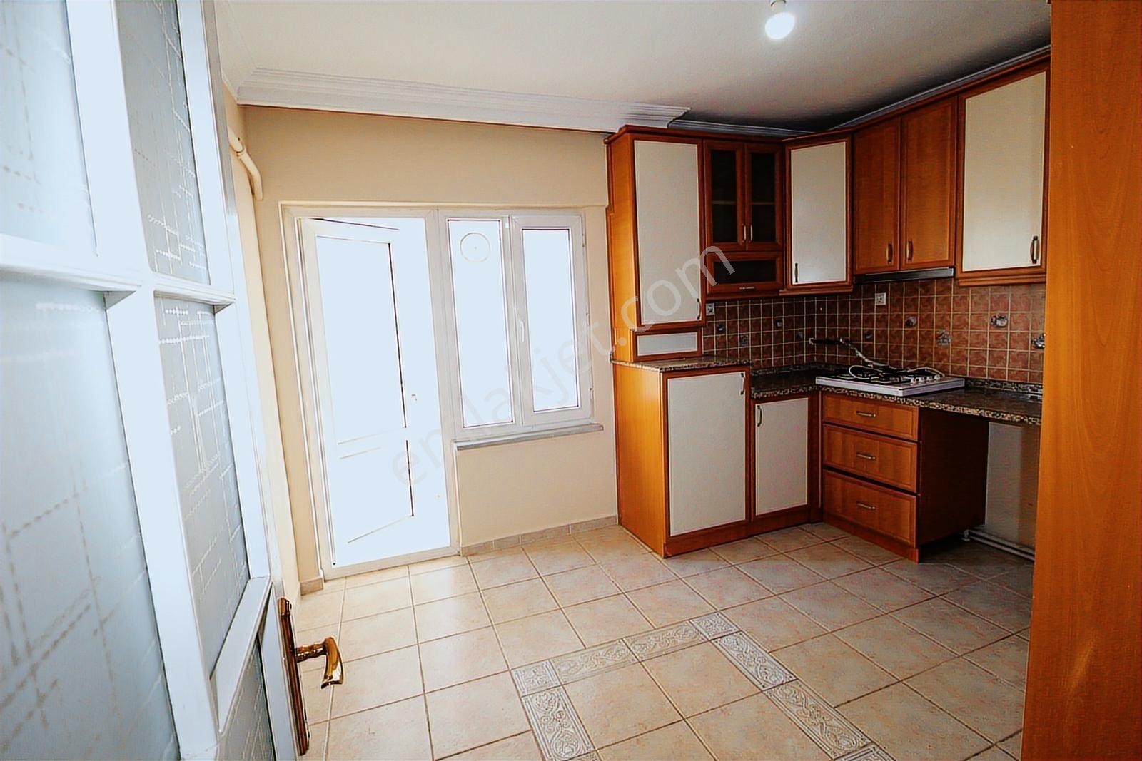 Bahçelievlerde Site İçerisinde Kiralık 3+1 Daire - Görsel 15