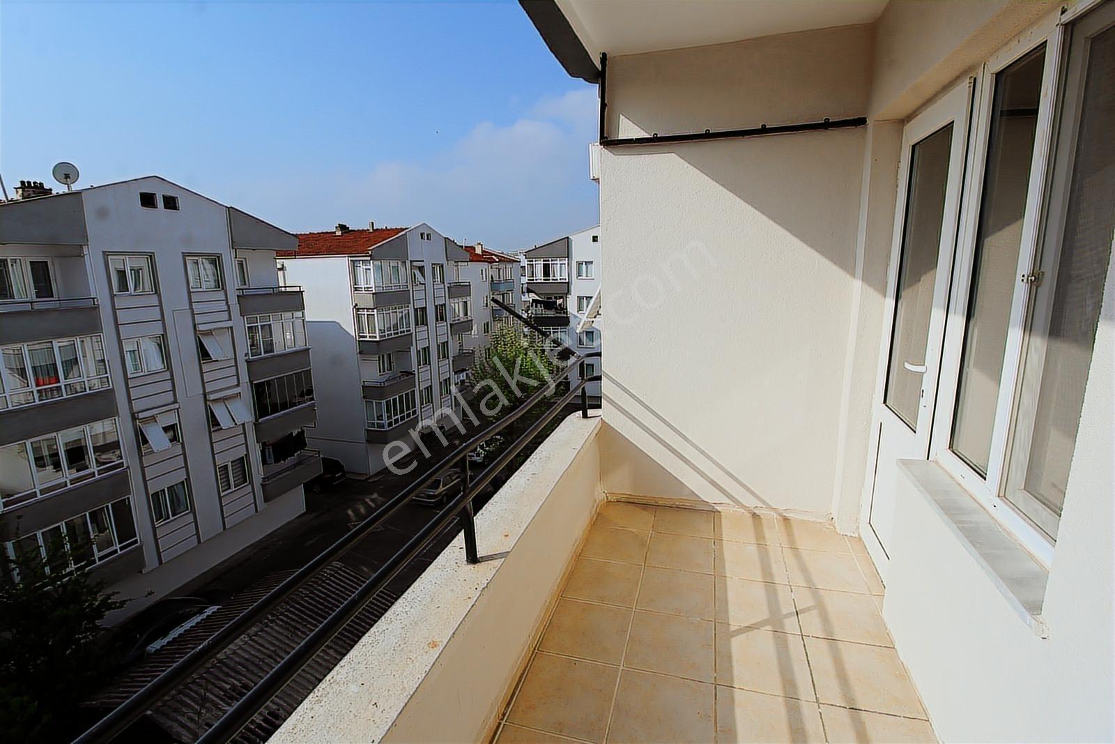 Bahçelievlerde Site İçerisinde Kiralık 3+1 Daire - Görsel 23