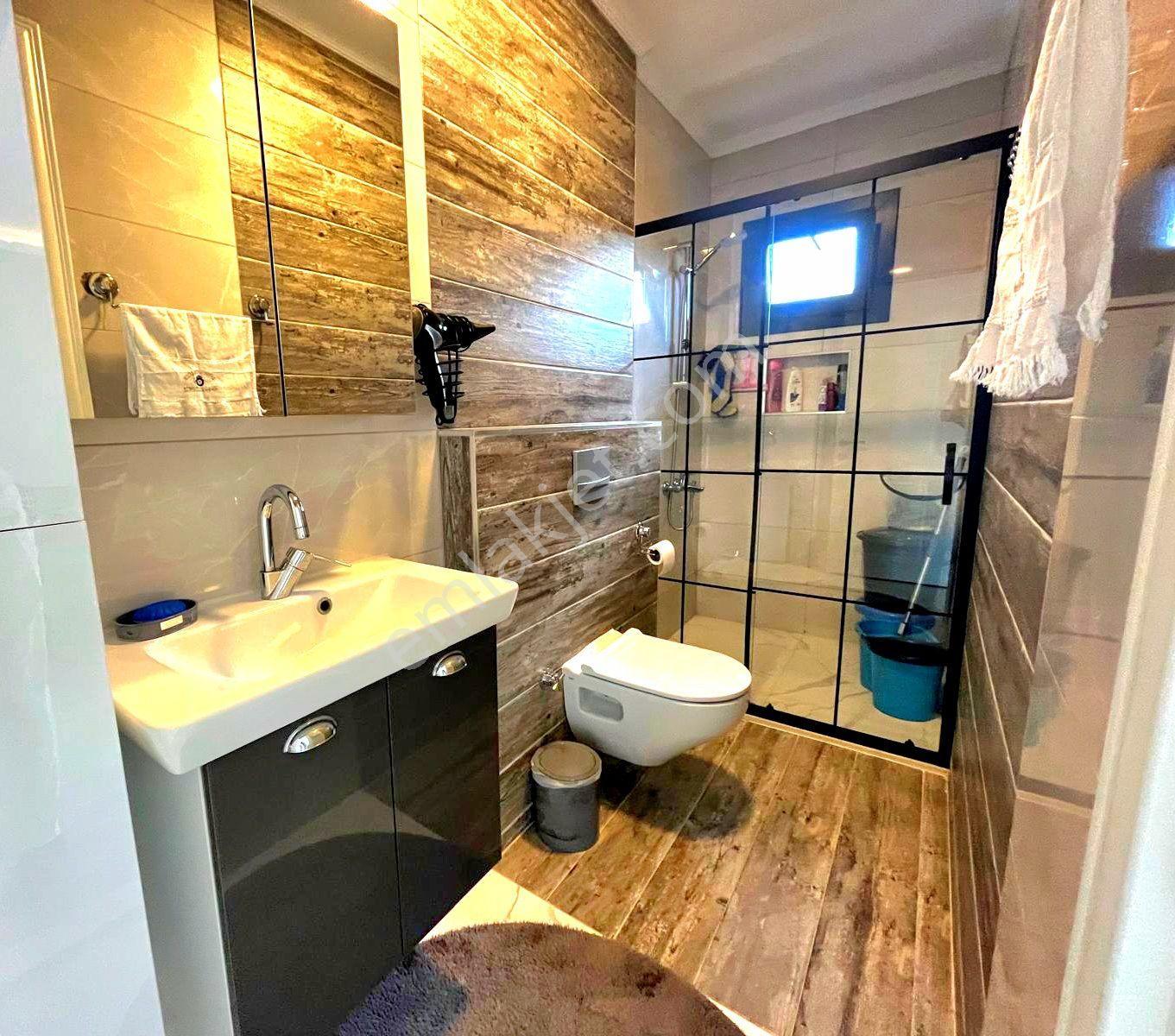 Kuşadasında Havuzlu Sitede Akıllı Ev Sistemli Özel Otoparklı Bahçeli Villa - Görsel 23