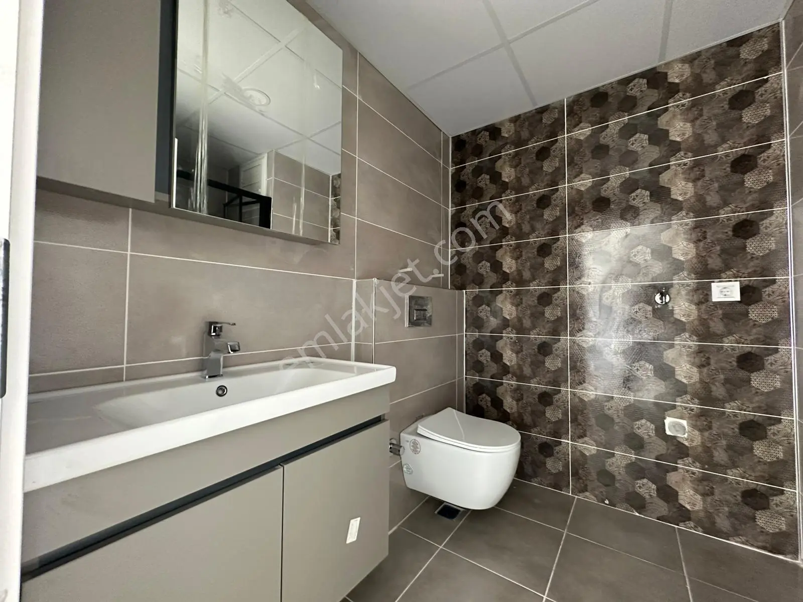 [ata]'dan Arpaçbahşiş'te Havuzlu Sitede Satılık 1+1 Daire - Görsel 24