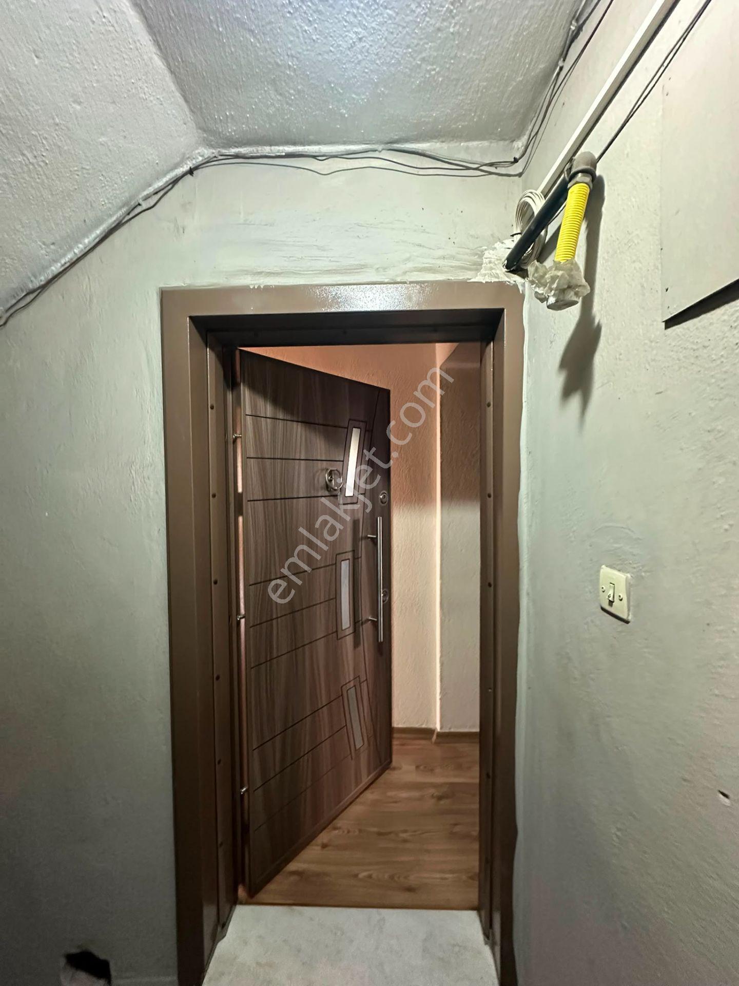 Nakliyeciler Okulu Mevkii Cadde Üstünde Arakat Doğalgaz Hazır Satılık Daire