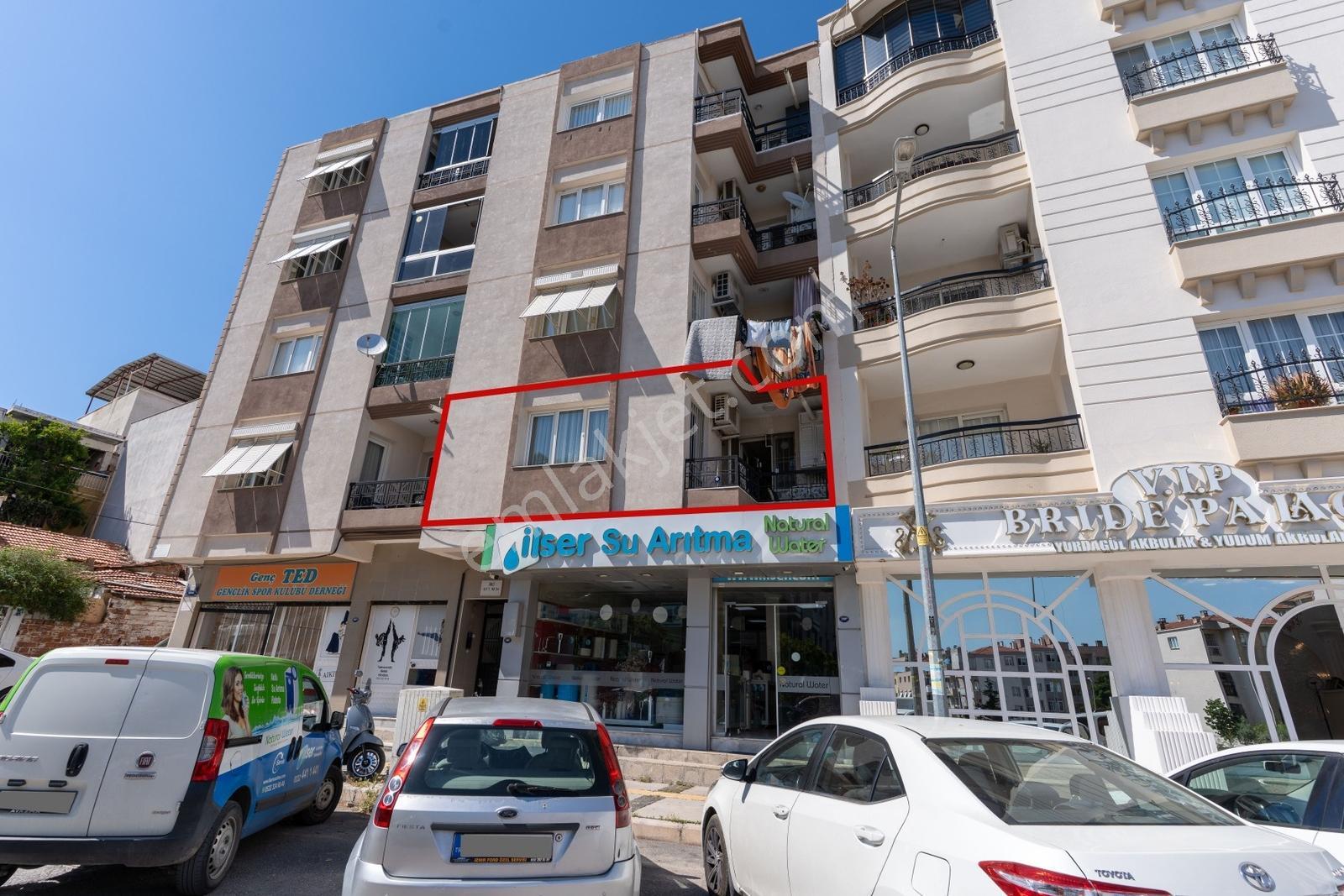 Buca Belediyesi Yakını, Masrafsız Kiralık Eşyalı 3+1 Daire - Görsel 3