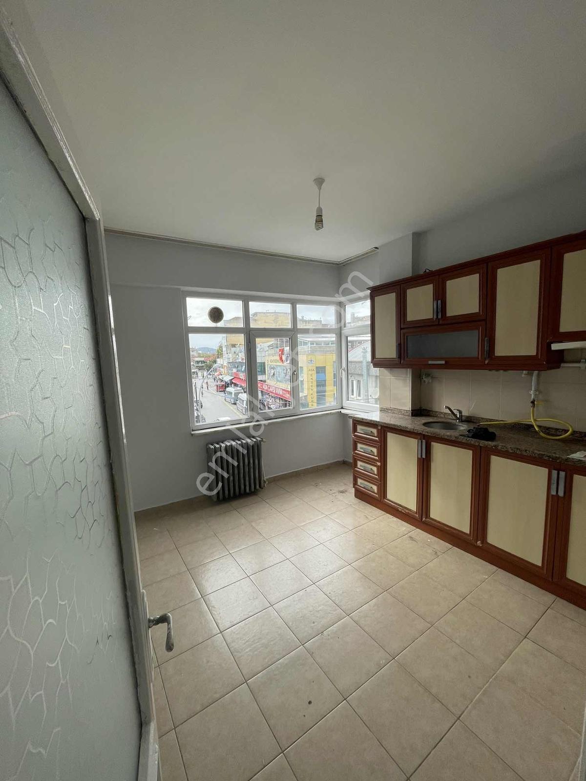 Çarşı Merkezde Kiralık 4+1 Daire - Görsel 6