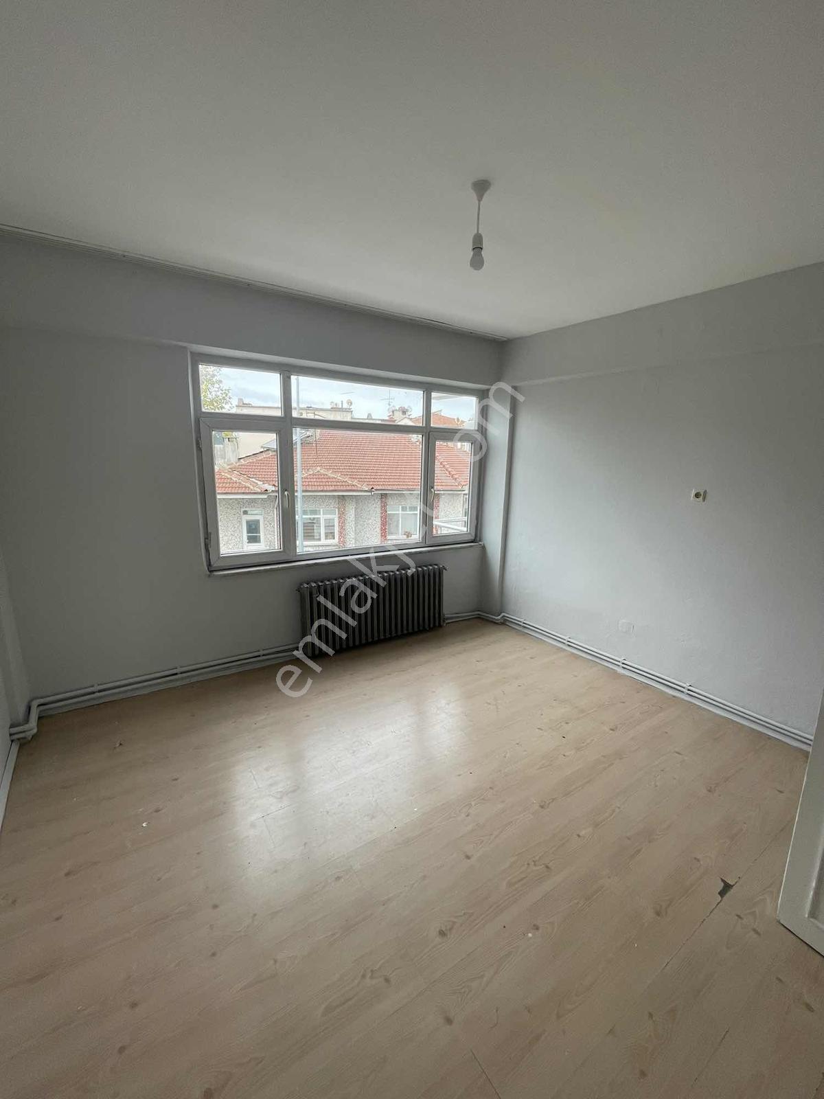 Çarşı Merkezde Kiralık 4+1 Daire - Görsel 4