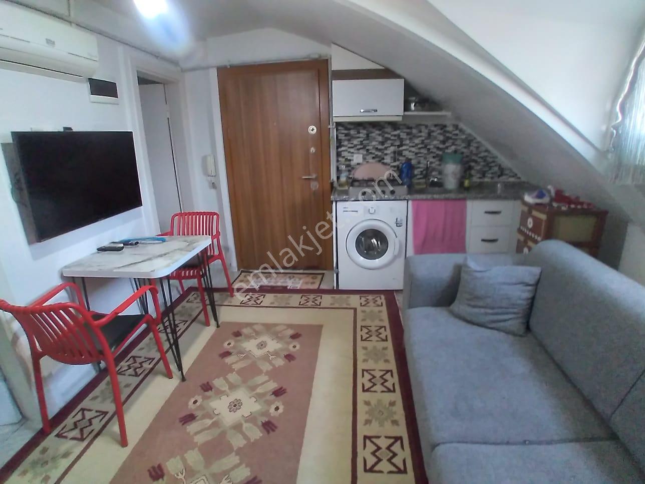 Ender Uysal Gayrimenkulden İstiklal De Satılık 1+1 Fırsat Çatı Katı Apart...