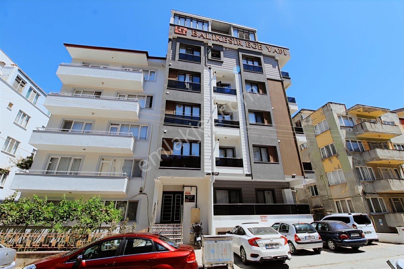 Startkey Yön Den Nef Yakını Merkezde Eşyalı Kiralık 2+0 Daire