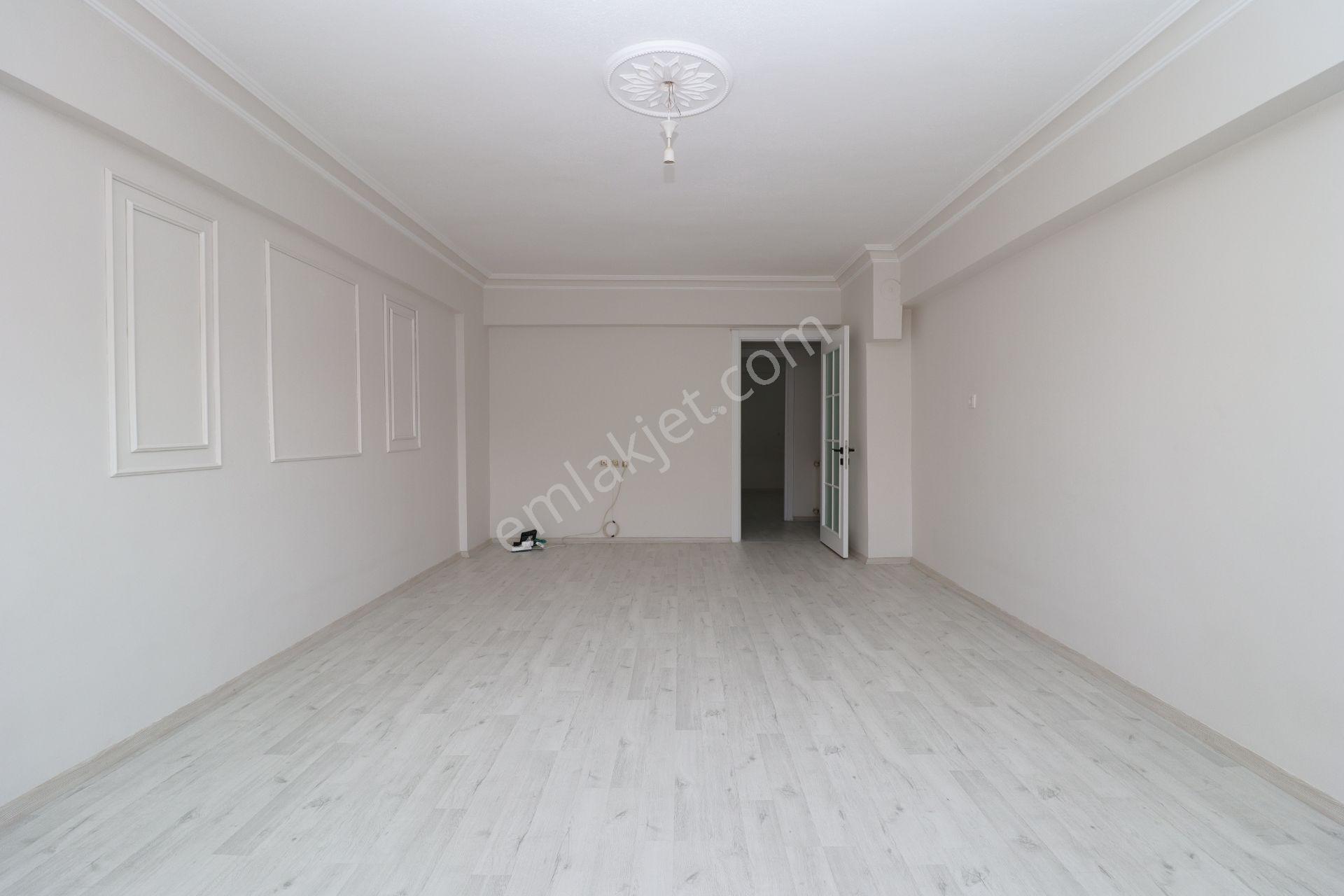 Akif'ten Etimesgut Elvan'da Cadde Üstü Ara Kat Yapılı 3+1 Daire - Görsel 11