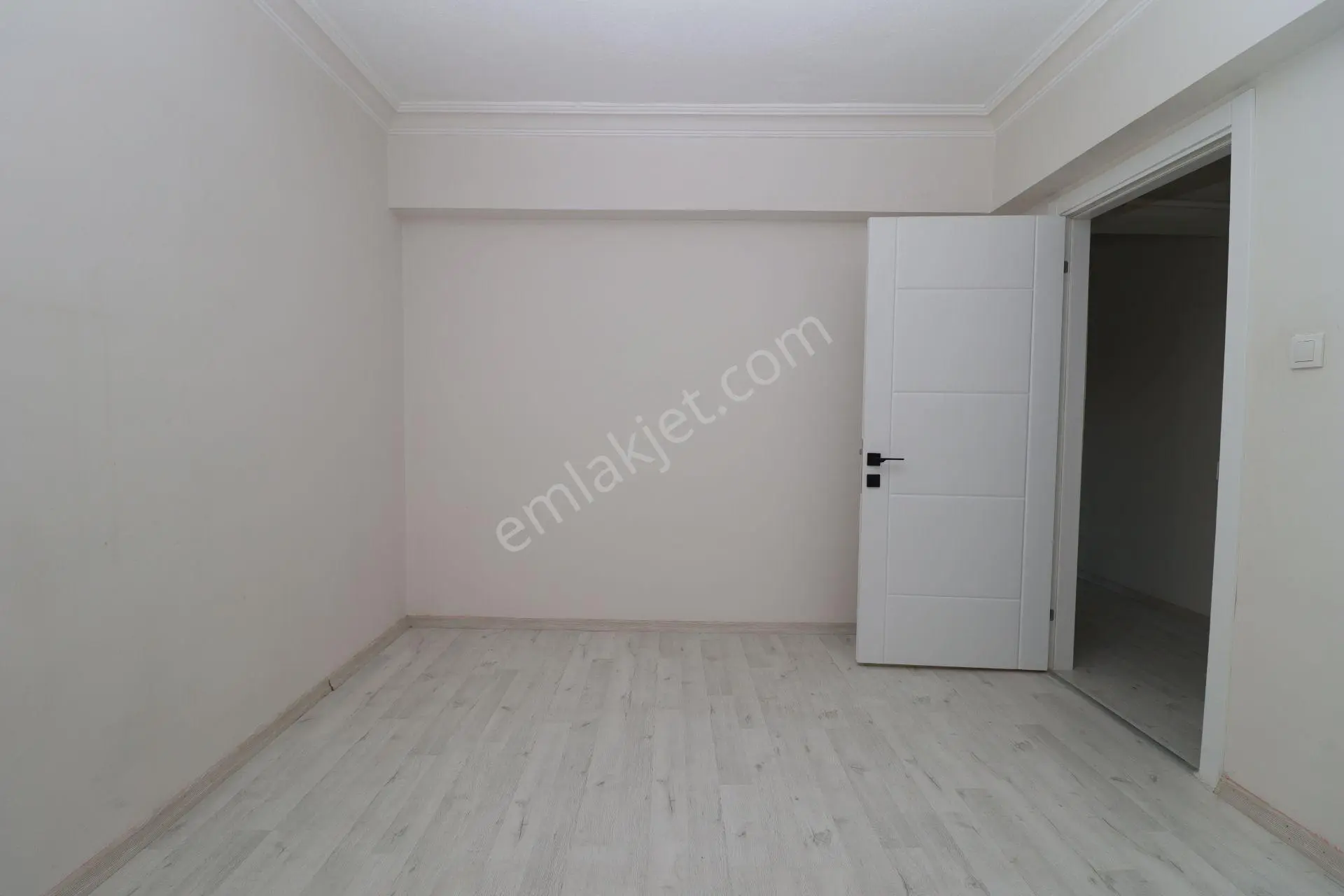 Akif'ten Etimesgut Elvan'da Cadde Üstü Ara Kat Yapılı 3+1 Daire - Görsel 20