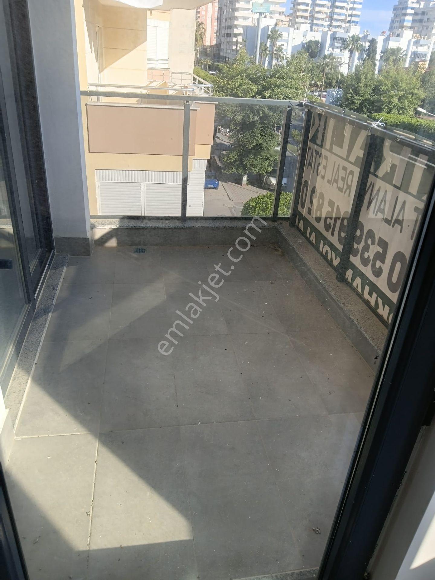 Alanya Mahmutlar'da, Aral 3 Residans'ta Güney Cepheli Kiralık 1+1 Daire - Görsel 11