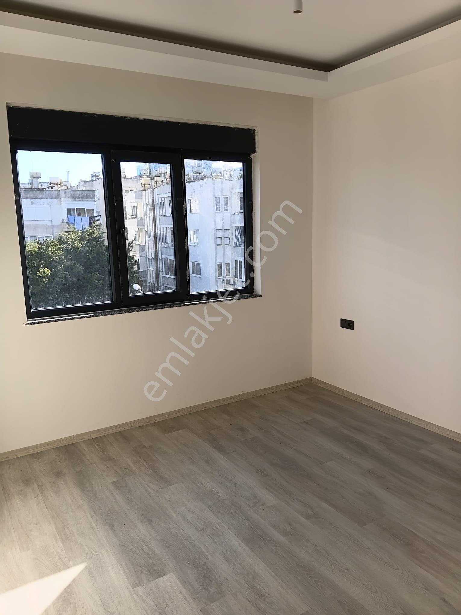 Alanya Mahmutlar'da, Aral 3 Residans'ta Güney Cepheli Kiralık 1+1 Daire - Görsel 8