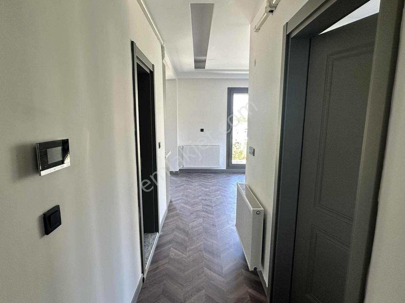 Geniş Bahçe Kullanımlı, Doğalgazlı, 1+1 Kiralık Daire (55m²) - Görsel 2