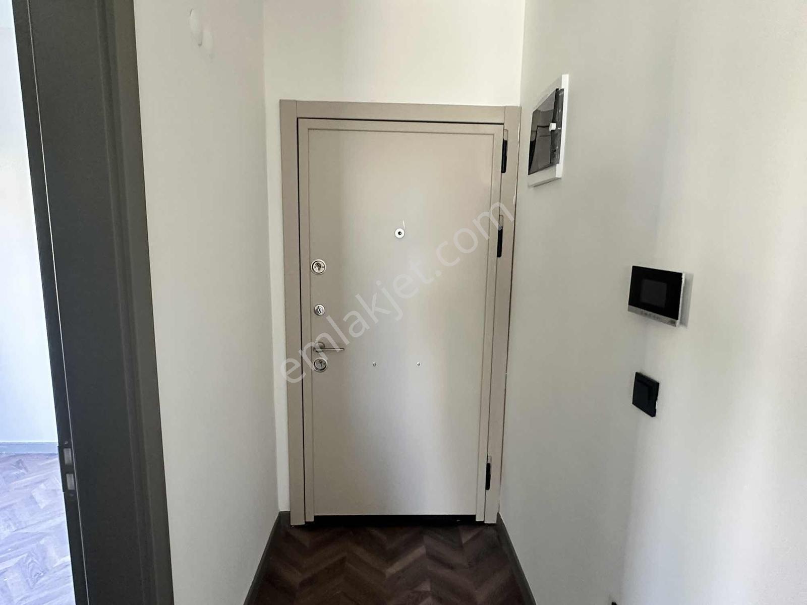 Geniş Bahçe Kullanımlı, Doğalgazlı, 1+1 Kiralık Daire (55m²) - Görsel 26