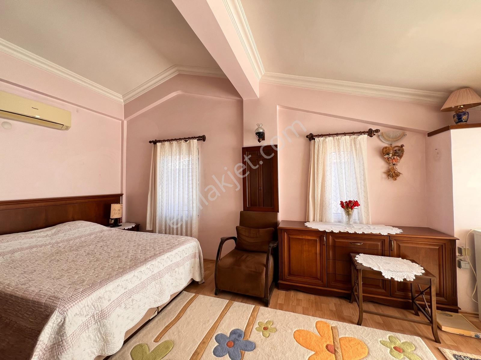Marmaris Hatipirimi Mahallesinde Üç Cephesi Açık 3+1 Ferah Daire - Görsel 32