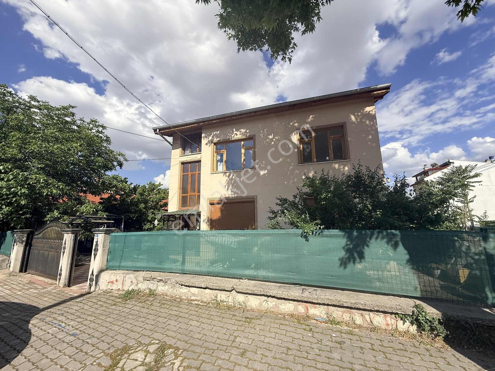 Melikşahda 2 Adet 3+1 Daire Satılık Komple Bina