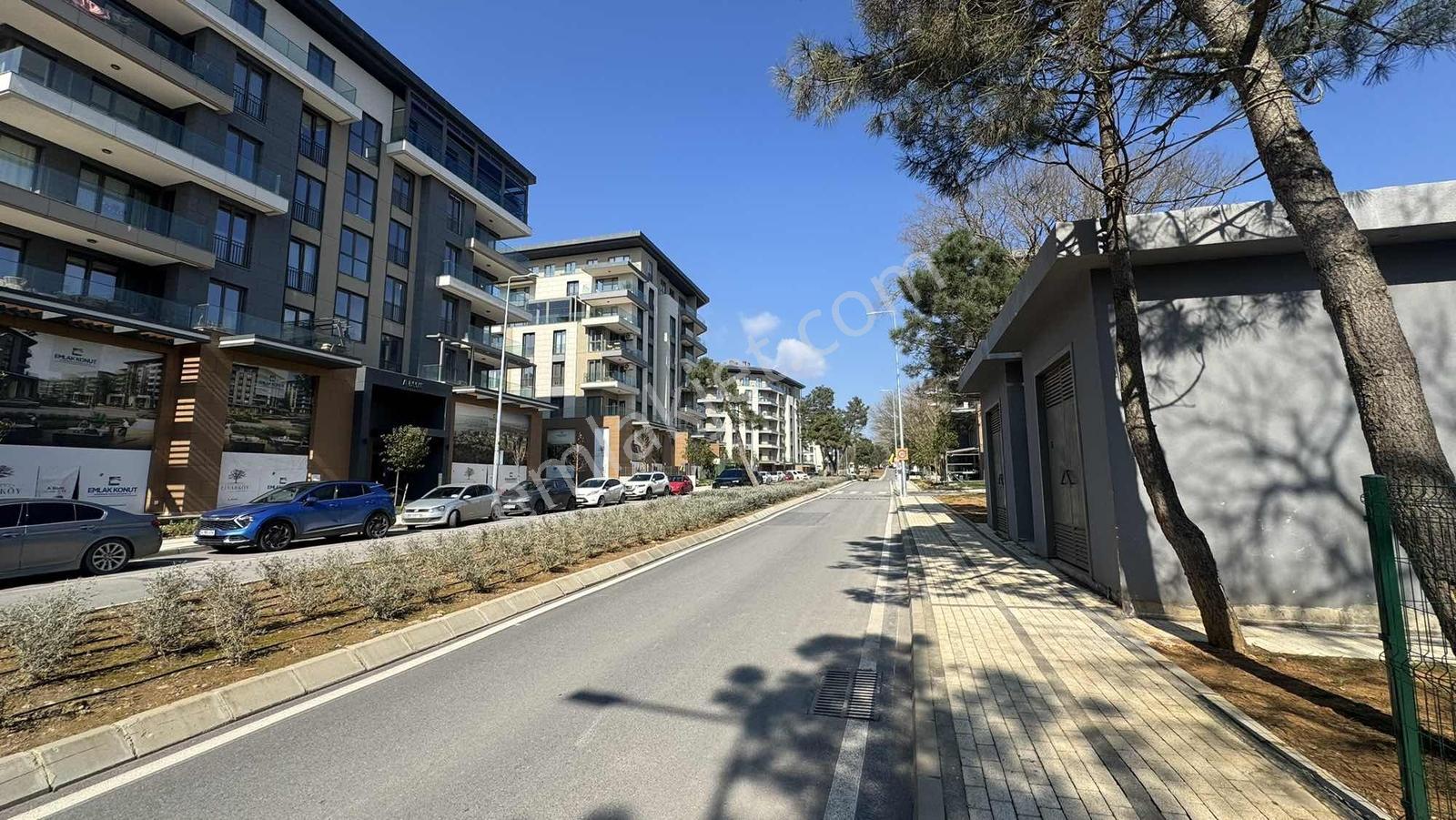 Emlak Konut Çınarköy Sitesinde Cadde'nin Merkezinde - Görsel 21