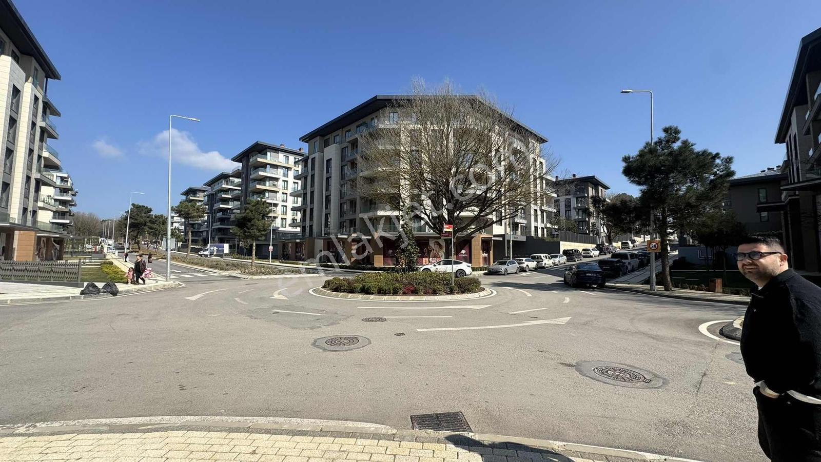 Emlak Konut Çınarköy Sitesinde Cadde'nin Merkezinde - Görsel 7