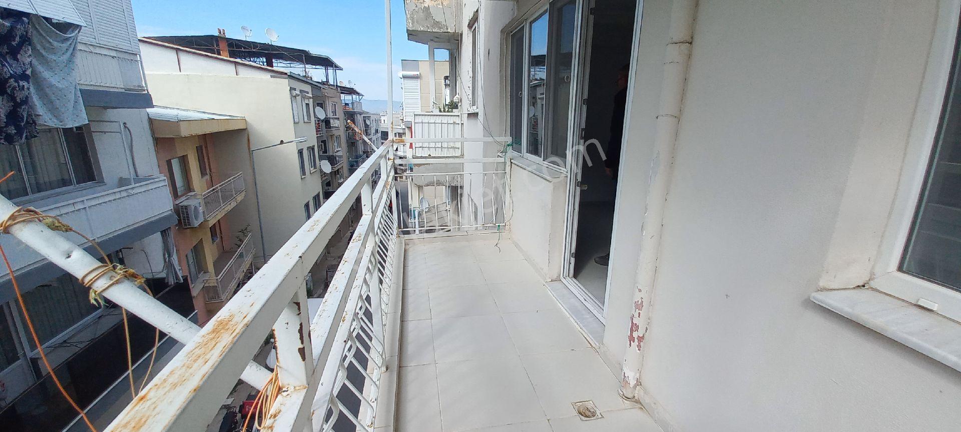 Balçova Fevzi Çakmak 2+1 Kiralık Ara Kat Daire - Görsel 11