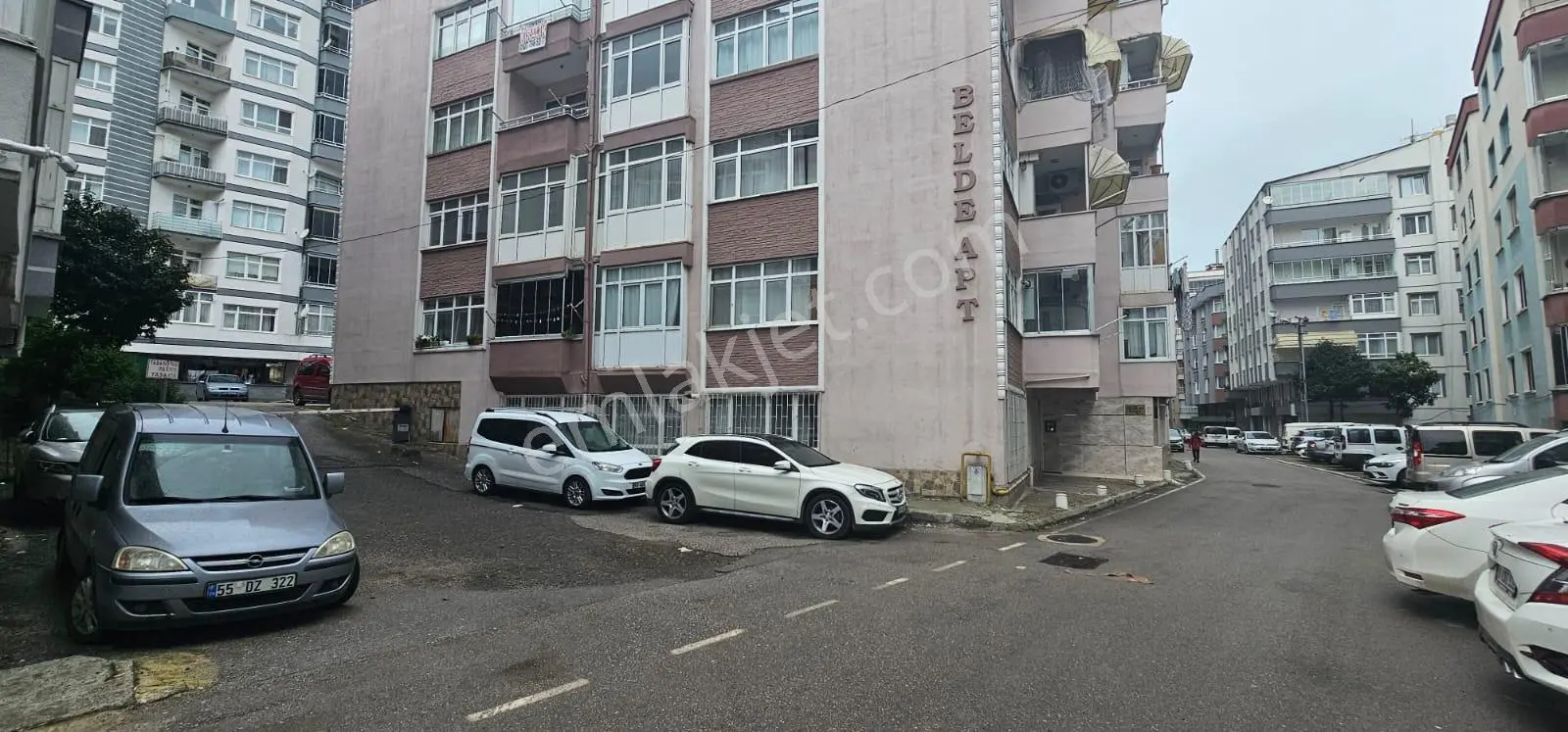 Gülhan Gayrimenkul Merkez'de Satılık 3+1 Daire