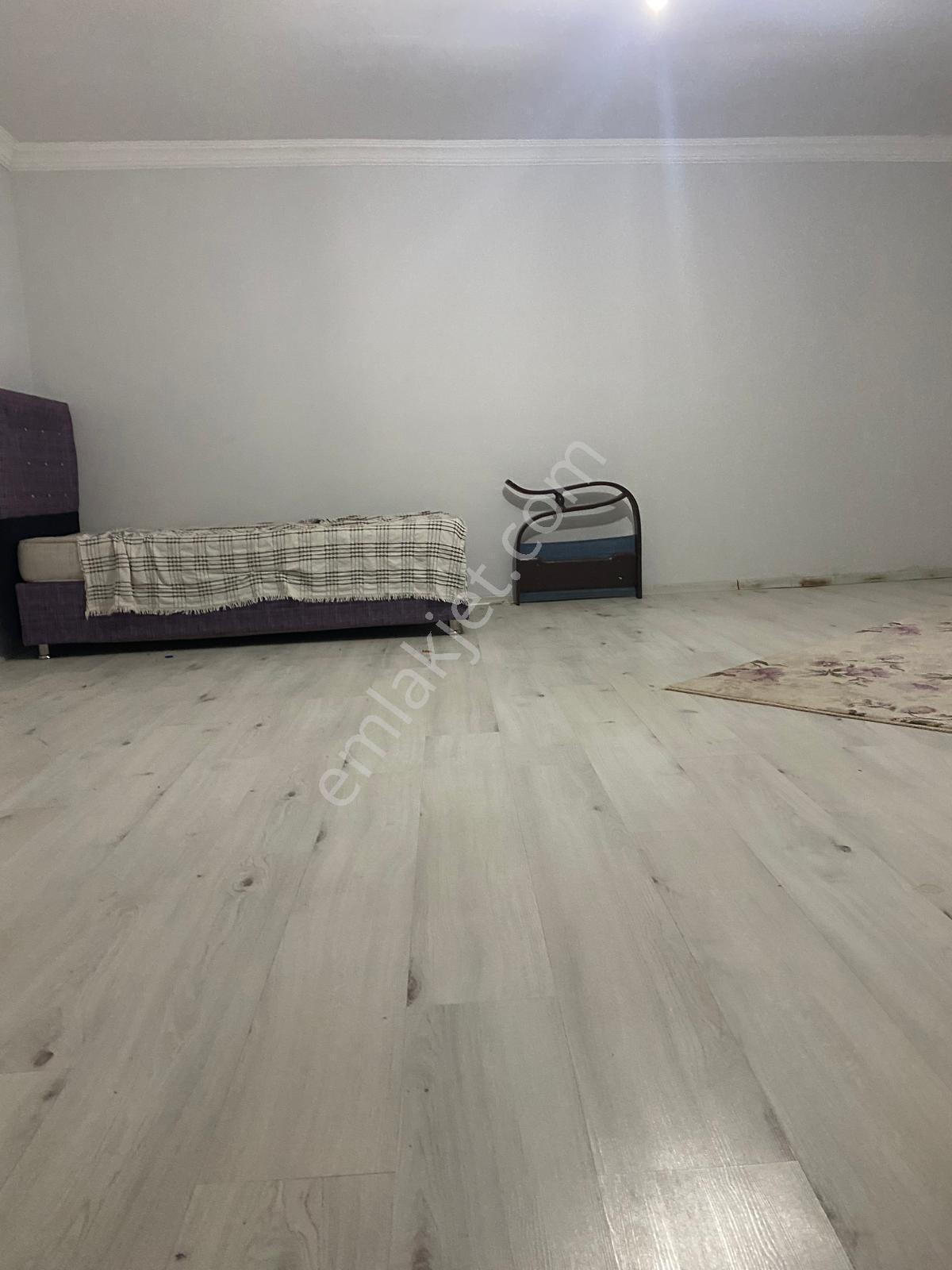 Çalışkan Emlak'tan Satılık Gümüşhacıköy'de 2 Katlı Müstakil Ev - Görsel 3