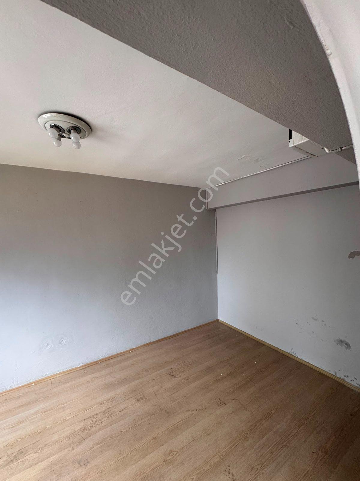 Cumhuriyet Caddesi'nde Prestijli Konumda Kiralık 1+1 Ofis! - Görsel 2