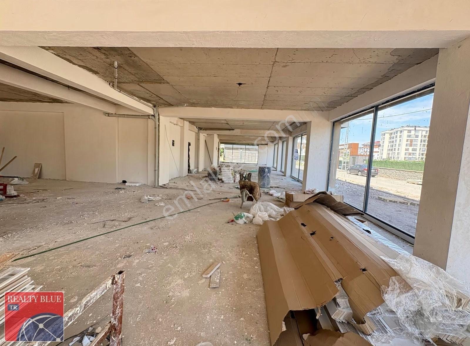 Sultanbeyli De Prestiji Binanın Altında Satılık 400 M2 Dükkan - Görsel 9