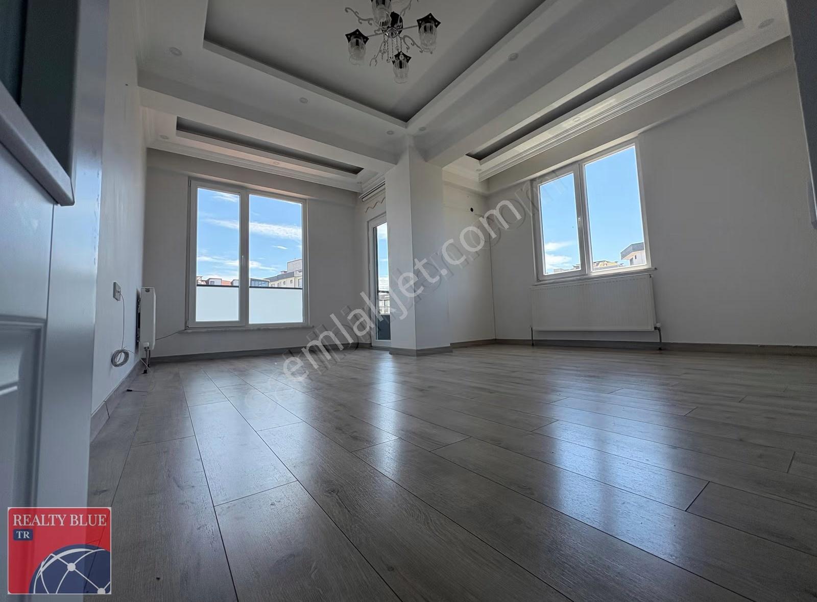 Sultanbeyli Mehmet Akif Mah De Kiralık 4+1 Üst Dublex