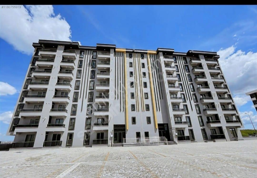 Çerkezköy Site İçerisin'de Ara Kat Eşyalı Satılık 1+1 Daire - Görsel 3