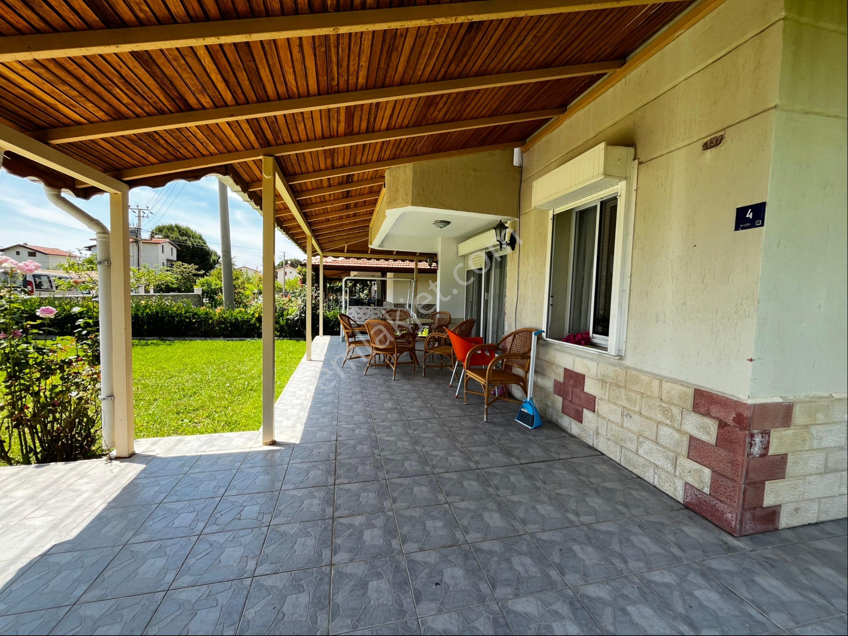 Kuşadası Davutlarda Denize 200 Metre Mesafede 3+1 Kiralık Villa - Görsel 4