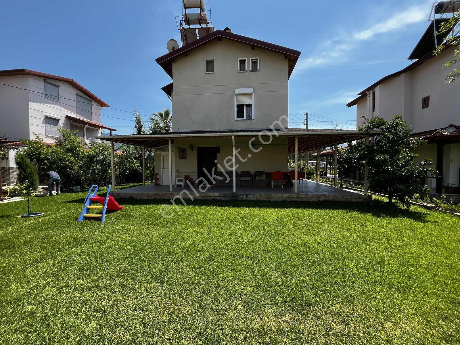 Kuşadası Davutlarda Kiralık 3+1 Villa - Görsel 11