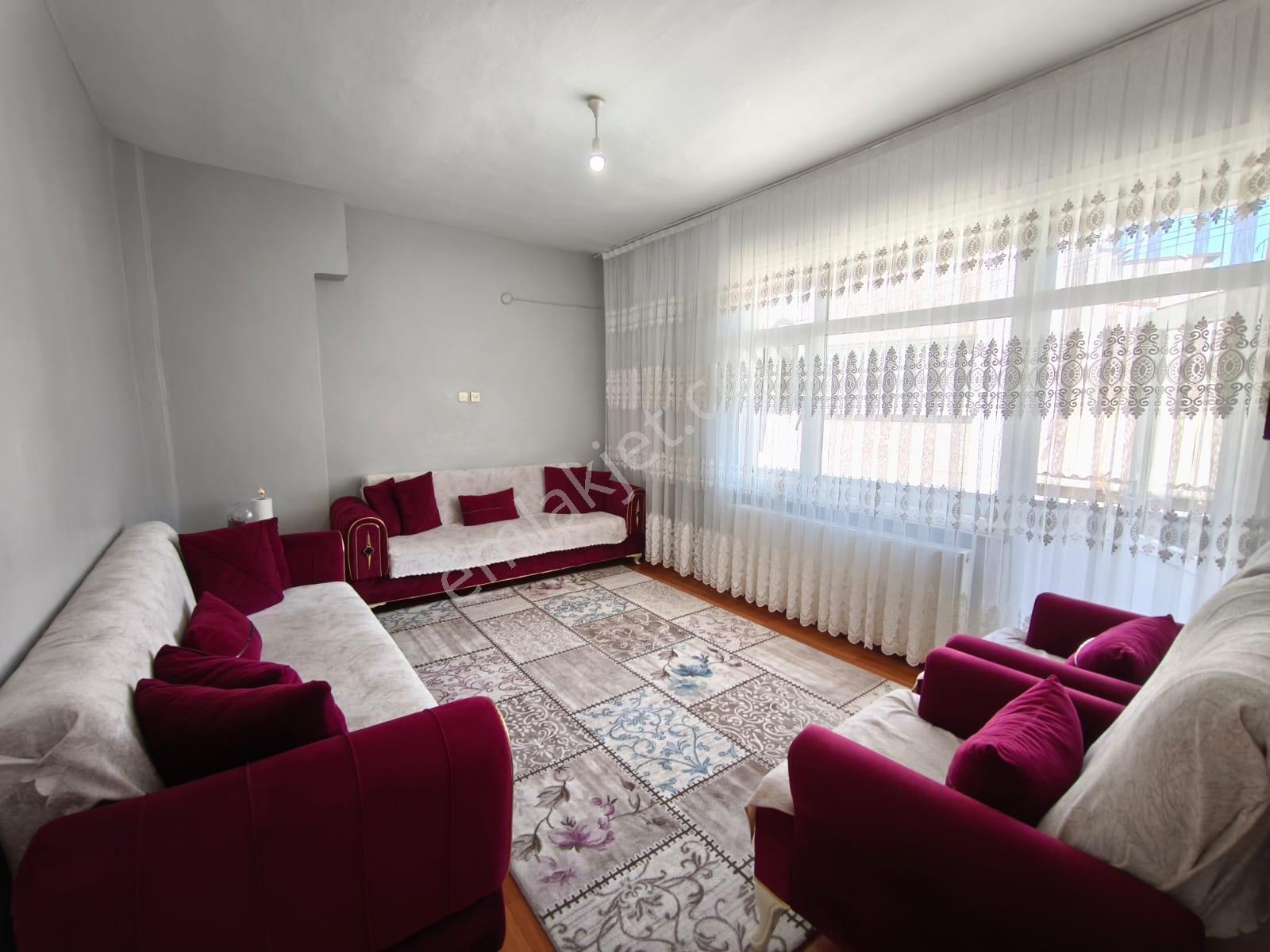 Kemer Mah.merkezi Konum Da Semt Pazarına Yakın 80 M²arakat Daire